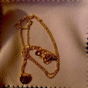 I am selling a necklace the color of it is gold